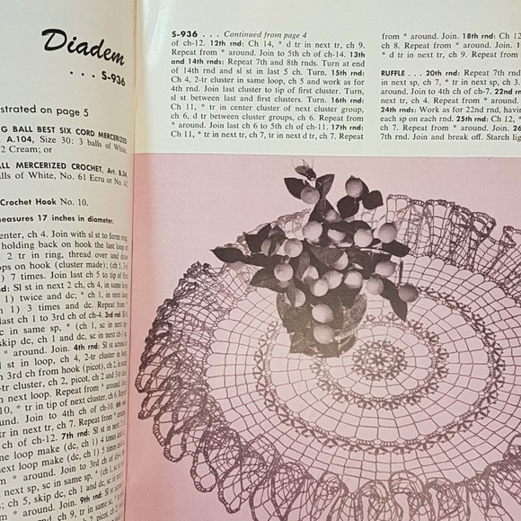 Vintage 1950s Coats & Clarks Ruffled Doilies Book 327 Crochet Craft Pattern Book - Picture 8 of 12